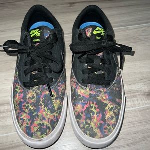 Nike Janoskis, trippy colorful pattern, women’s size 7